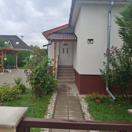 Zamor Nyaralo Holiday home